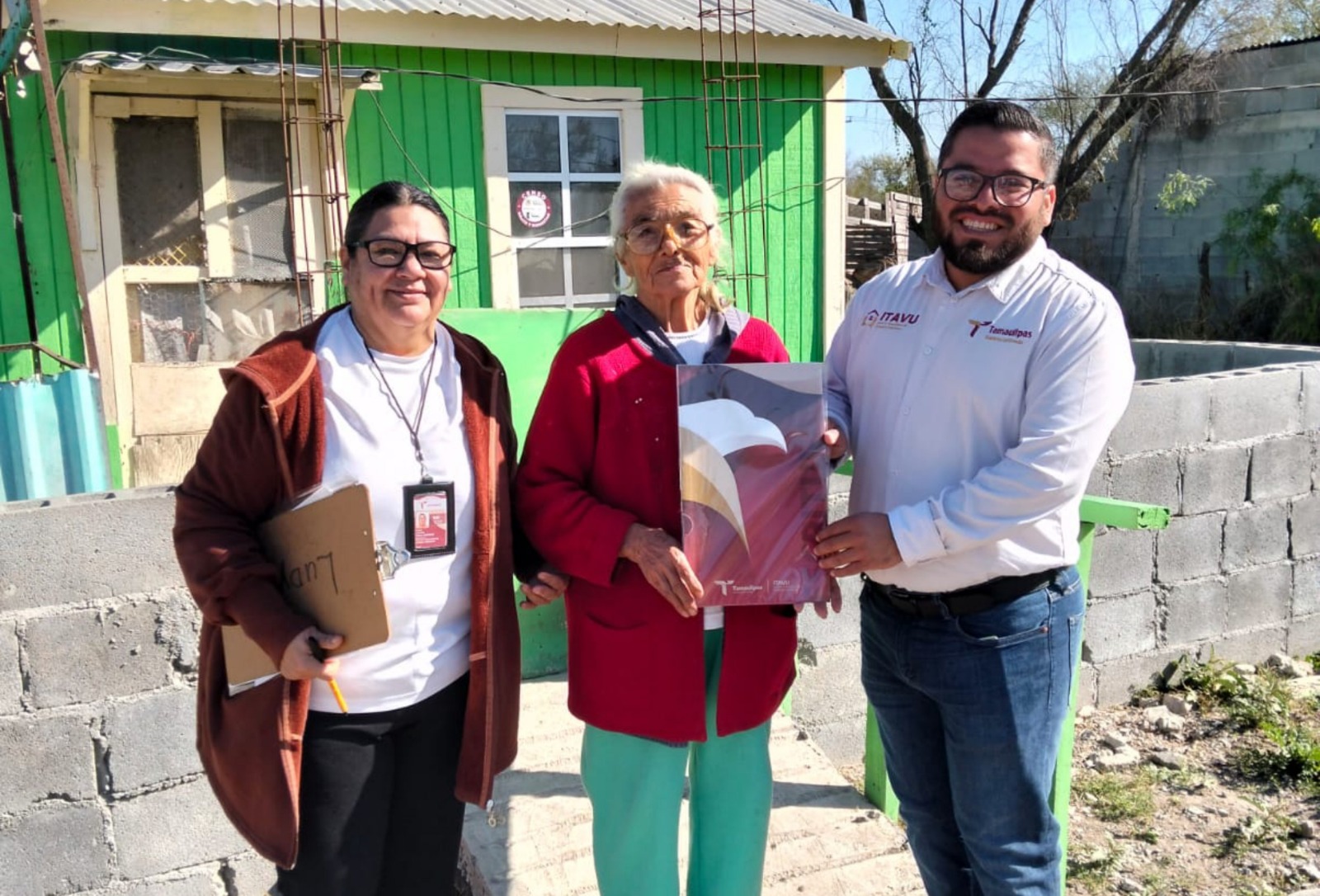 Familias de Reynosa reciben escrituras y certeza jurídica gracias a ITAVU