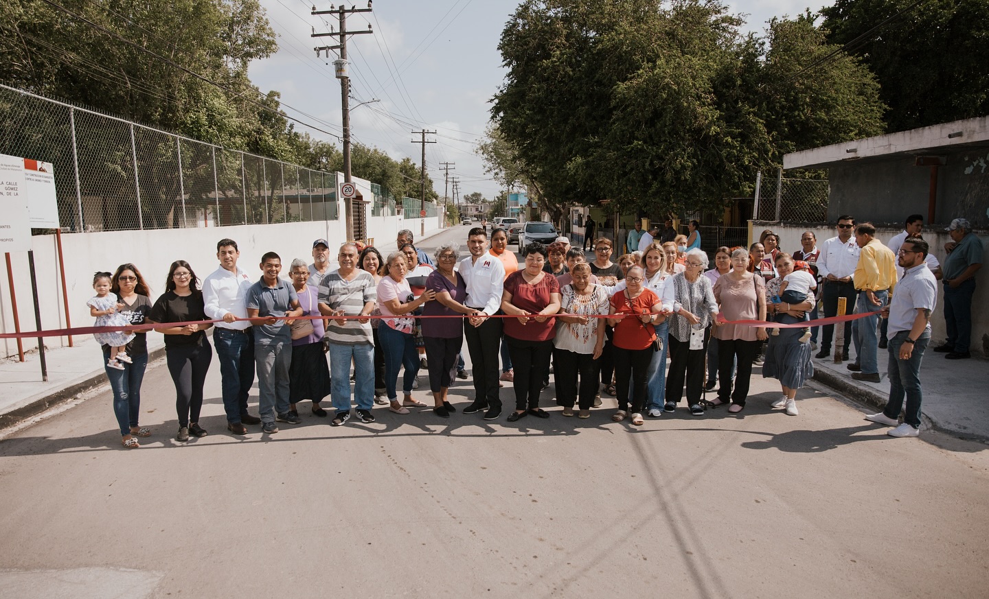 El alcalde Beto Granados inaugura pavimentación asfáltica en la colonia Esperanza