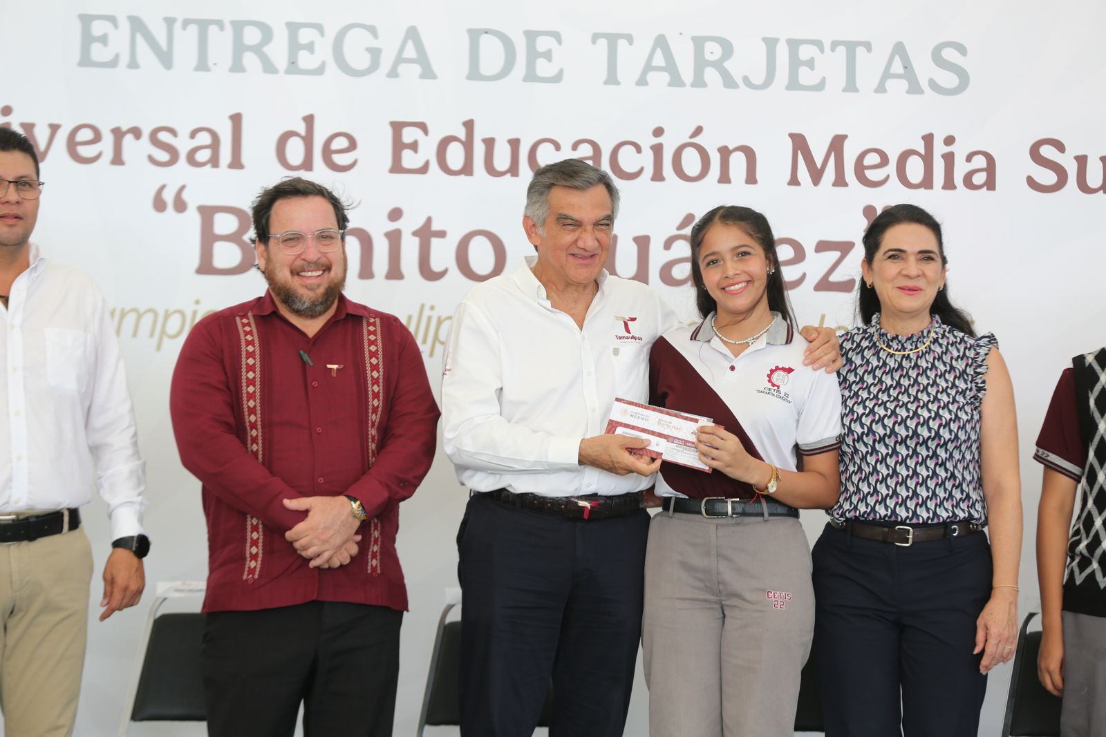 El gobernador Américo Villarreal entrega becas “Benito Juárez” a estudiantes del sur de Tamaulipas