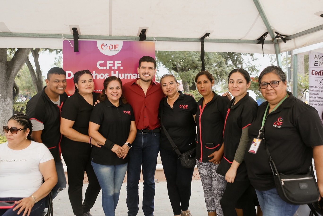 El alcalde Beto Granados reconoce el talento local en la Expo Talleres CEDIF