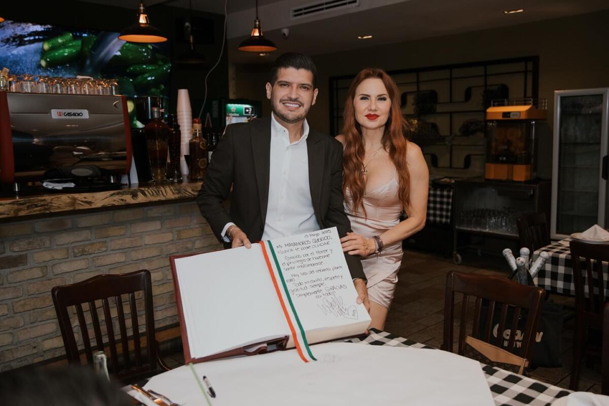 El alcalde Beto Granados recibió a la actriz Michelle Vieth como Huésped Distinguida de Matamoros