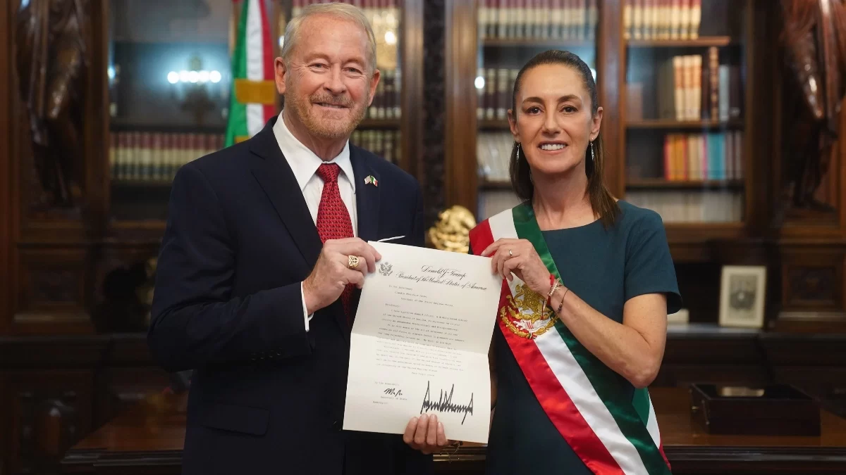 Claudia Sheinbaum recibe cartas credenciales de Ronald Johnson, nuevo embajador de Estados Unidos en México