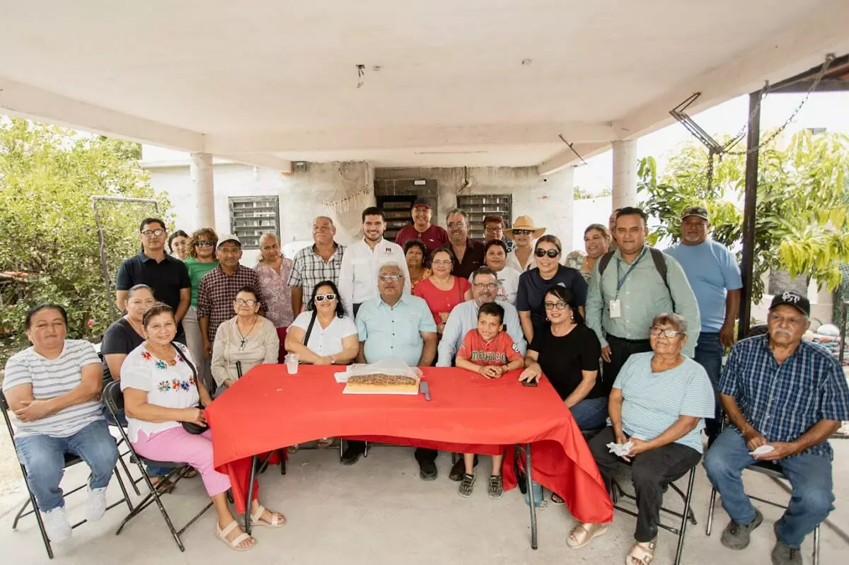 El alcalde Beto Granados comparte encuentro con vecinos de la colonia Alberto Carrera Torres