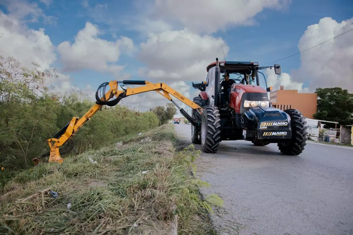 El gobierno Municipal de Matamoros mejora infraestructura pluvial con limpieza en dren de la avenida 12 de Marzo