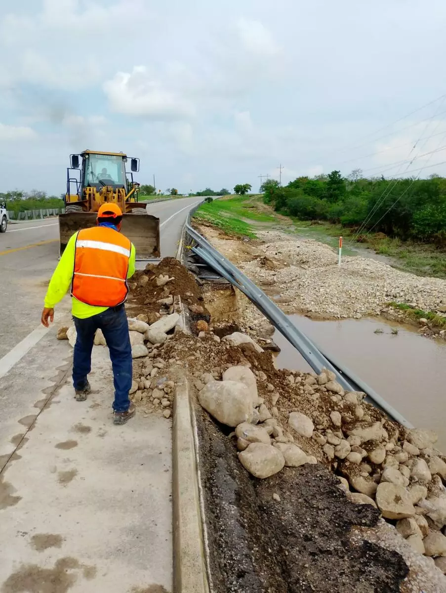 El Gobierno de Tamaulipas da respuesta inmediata a daños en infraestructura vial por lluvias