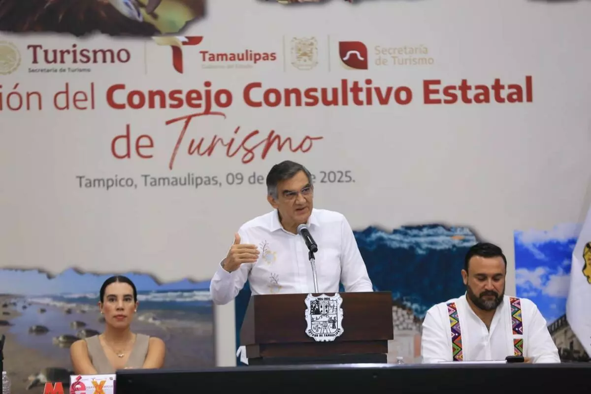 Gobernador Américo Villarreal atiende a familias afectadas por “Barry” desde el inicio de la emergencia