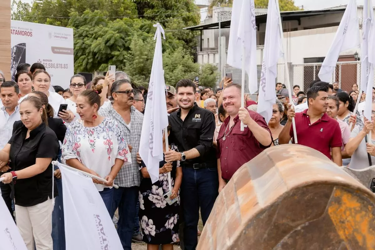 El alcalde Beto Granados supervisa obras de pavimentación en la colonia San Pablo