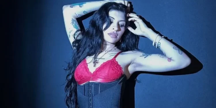 ¿Está operada? Cazzu respondió sin filtros a comentario sobre su físico en redes