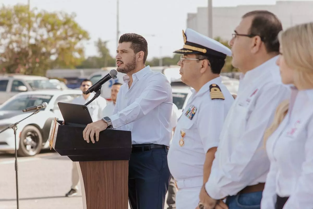 El alcalde Beto Granados encabeza Honores a la Bandera en la Secretaría de Seguridad Pública