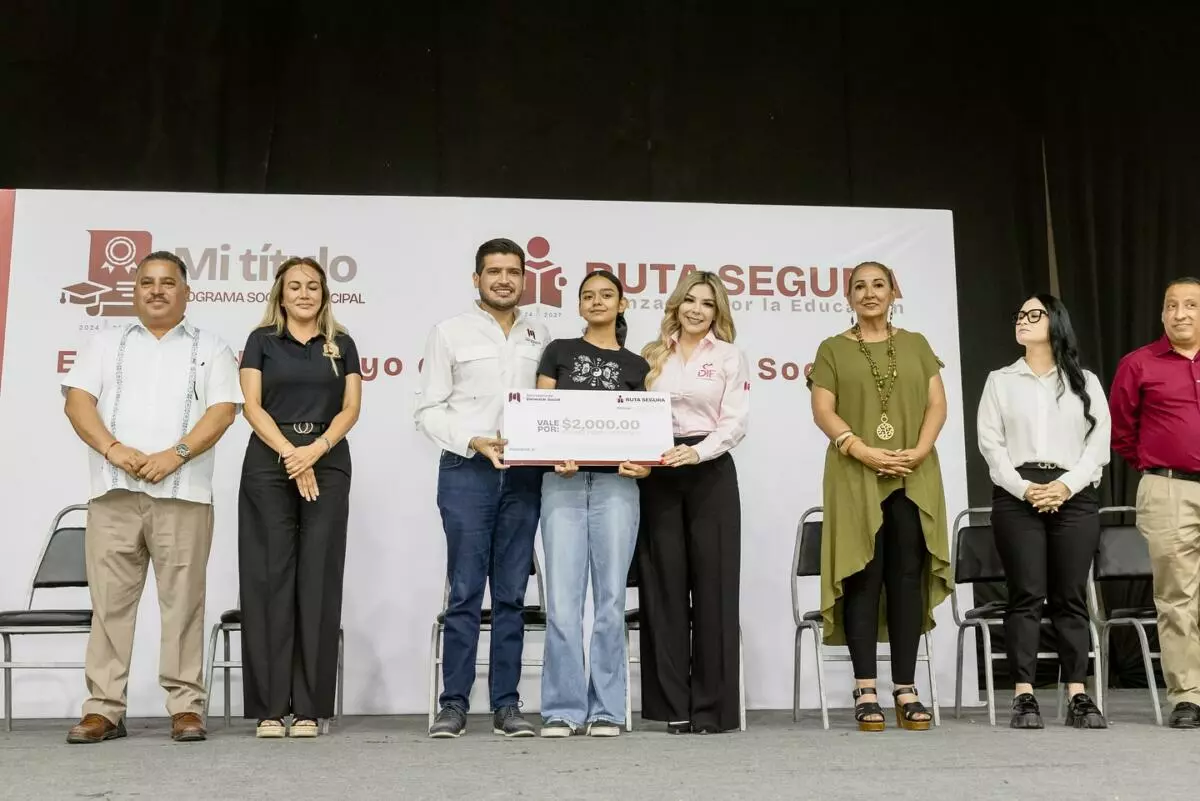El Gobierno Municipal de Matamoros entrega apoyos económicos a estudiantes que ingresarán al nivel medio superior
