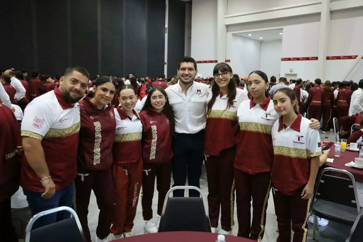 El alcalde Beto Granados reconoce a jóvenes deportistas de Matamoros por su destacada participación en CONADE