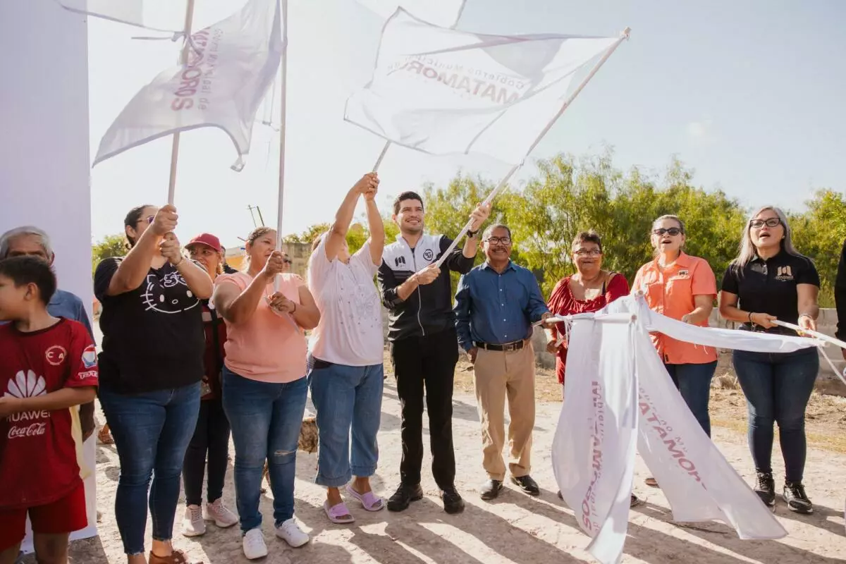 El alcalde Beto Granados da banderazo de pavimentación en la colonia Los Olivos