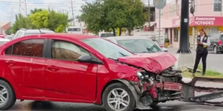 Accidente vehicular deja una mujer lesionada en Reynosa, Tamaulipas