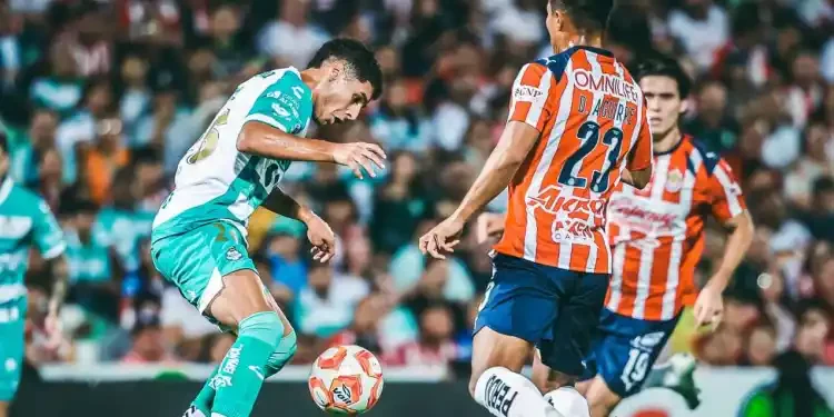 Santos Laguna derrota a Chivas en la jornada 4 del Apertura 2025 de la Liga MX