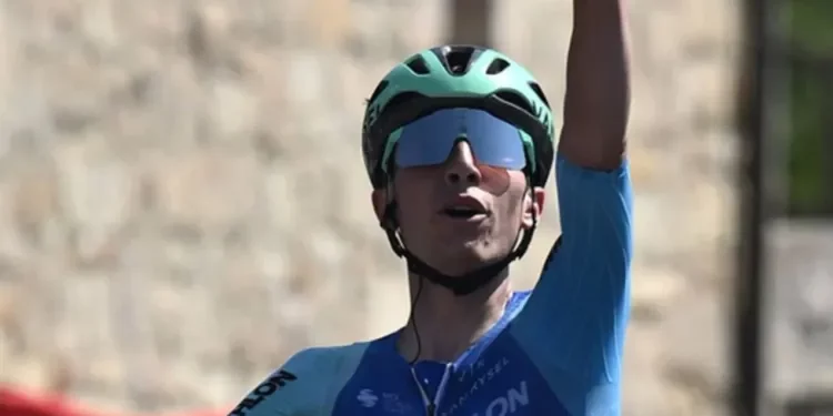 Isaac del Toro se queda cerca de la victoria en la tercera etapa de la Vuelta a Burgos