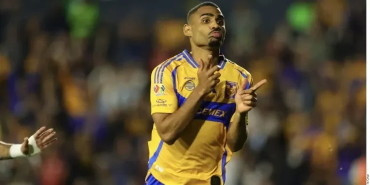 Vuelve Joaquim a Monterrey tras fuerte choque con Nahuel: “No sé, amigo”