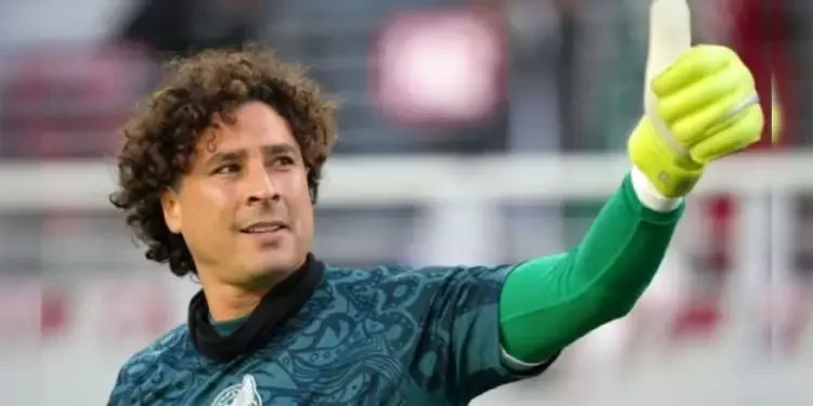 Guillermo Ochoa sorprende: firmaría con el peor club para llegar al Mundial