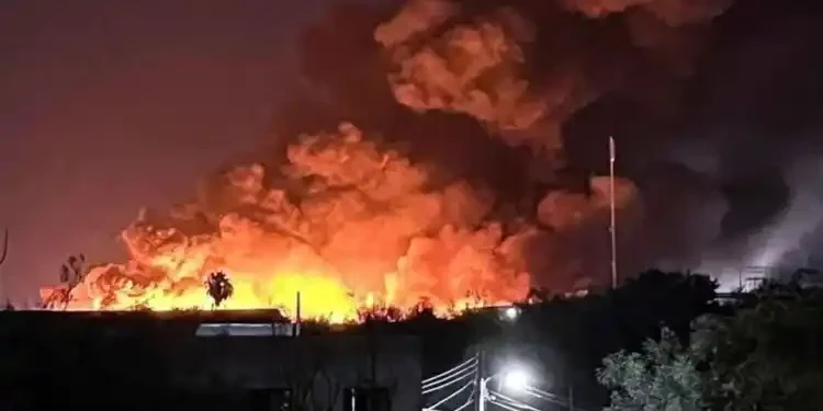 Reportan explosión e incendio en recicladora de Reynosa, Tamaulipas