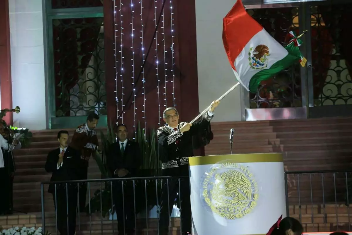 Con miles de familias tamaulipecas, el gobernador Américo Villarreal da el Grito de Independencia