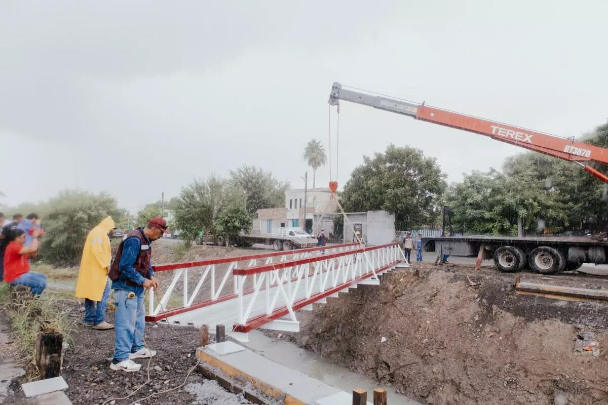 El alcalde Beto Granados da inicio a la instalación de un nuevo puente peatonal en Matamoros