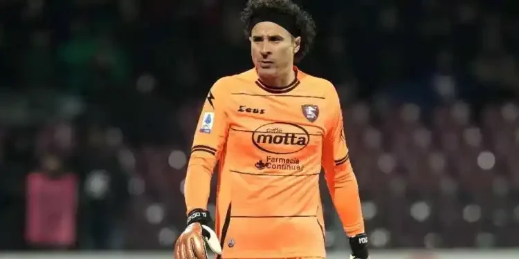 Burgos CF no logra fichar a Guillermo Ochoa por cambios finales