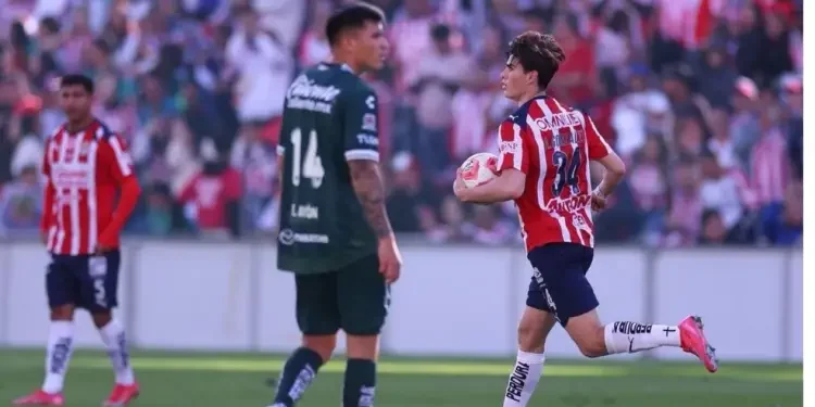 Chivas remonta ante León en amistoso: Cowell y ‘Hormiga’ sellan la victoria