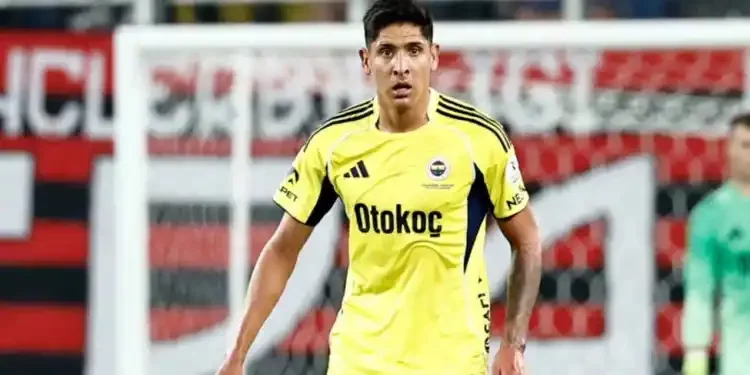Edson Álvarez debuta como titular en triunfo de Fenerbahce