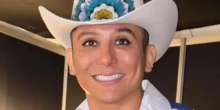 Edwin Luna aclara origen de foto que lo muestra con maquillaje