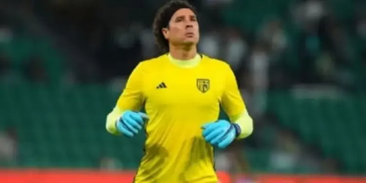 Guillermo Ochoa se queda sin Burgos y complica su futuro