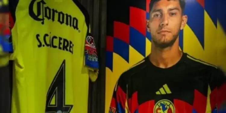 ¿América lo ocultó? DT de Inglaterra reveló interés por Sebastián Cáceres