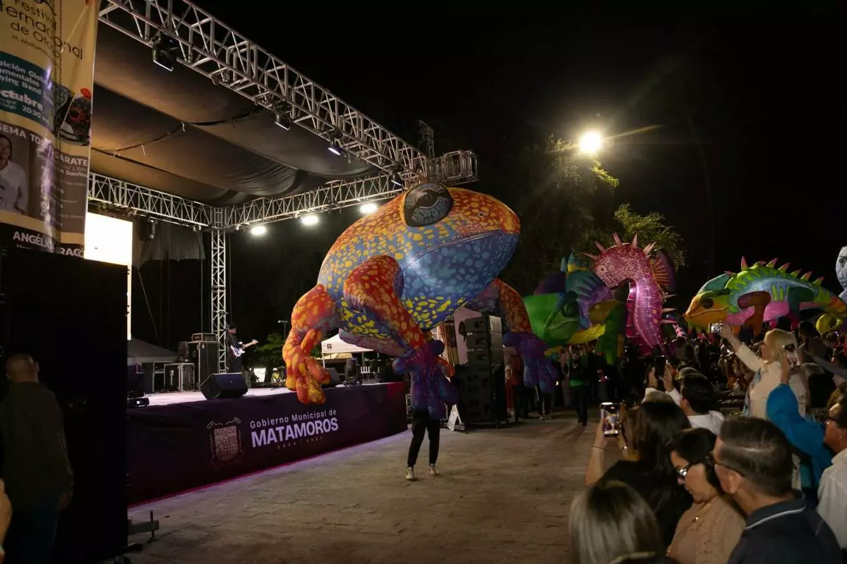 El alcalde Beto Granados encabezó la Gran Exhibición de Globos Monumentales en Matamoros