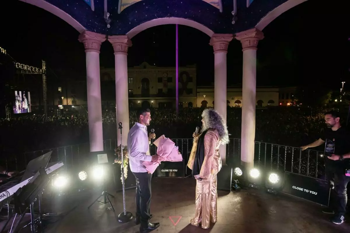 El alcalde Beto Granados encabezó el gran cierre del 33° Festival de Otoño con la presentación de Amanda Miguel