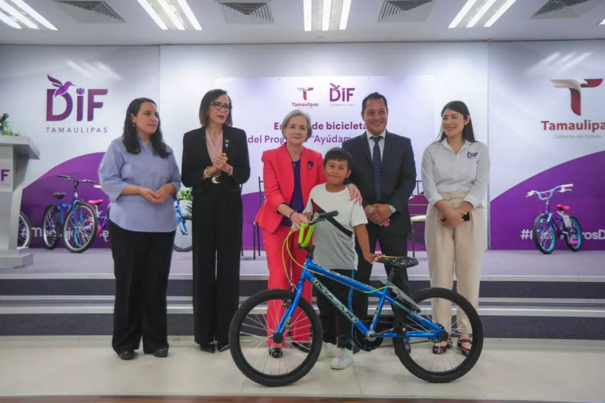 “Ayúdame a llegar”: Gobierno, DIF Tamaulipas y Fundación Telmex Telcel benefician a estudiantes con entrega de bicicletas
