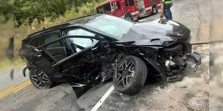 El piloto Daniel Suárez vive un gran susto por accidente de su esposa