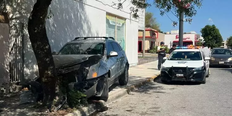 Tres vehículos protagonizan fuerte choque en Reynosa, Tamaulipas