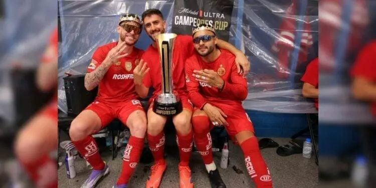 ¡Alexis, borracho!: Toluca celebra con cerveza y cumbia tras ganar la Campeones Cup