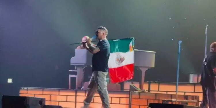 Miles de fanáticos disfrutan del debut de Alejandro Sanz en Tampico, Tamaulipas