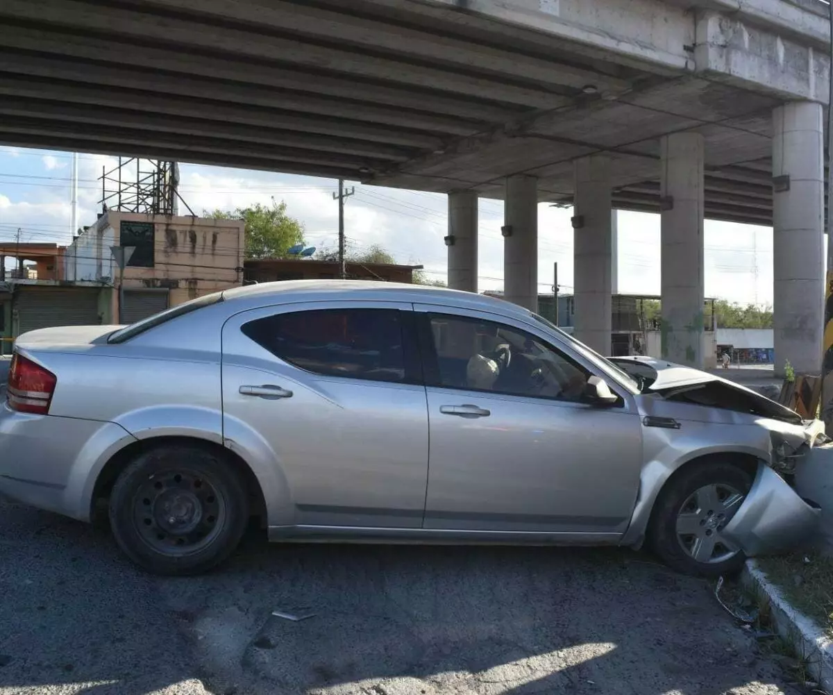 Protagonizan encontronazo; dicen tener semáforo verde, Reynosa, Tamaulipas