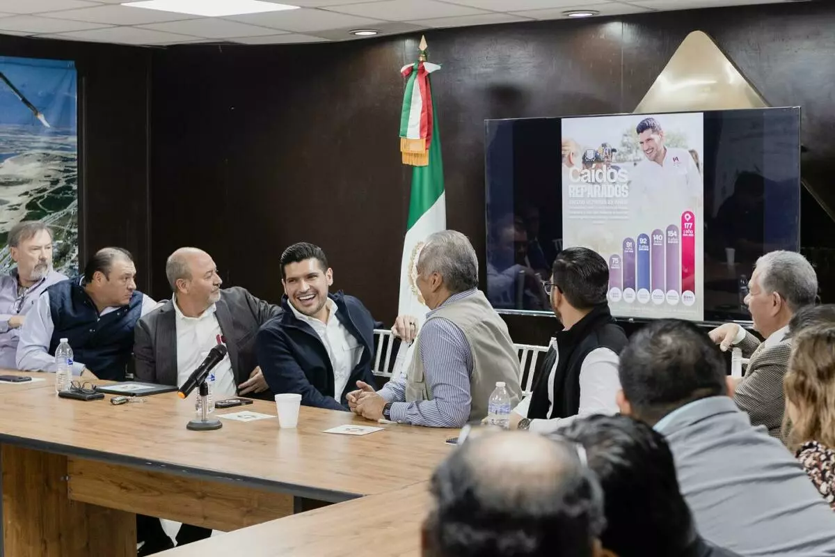 El alcalde Beto Granados se reúne con comerciantes de la CANACO Matamoros para fortalecer la economía local