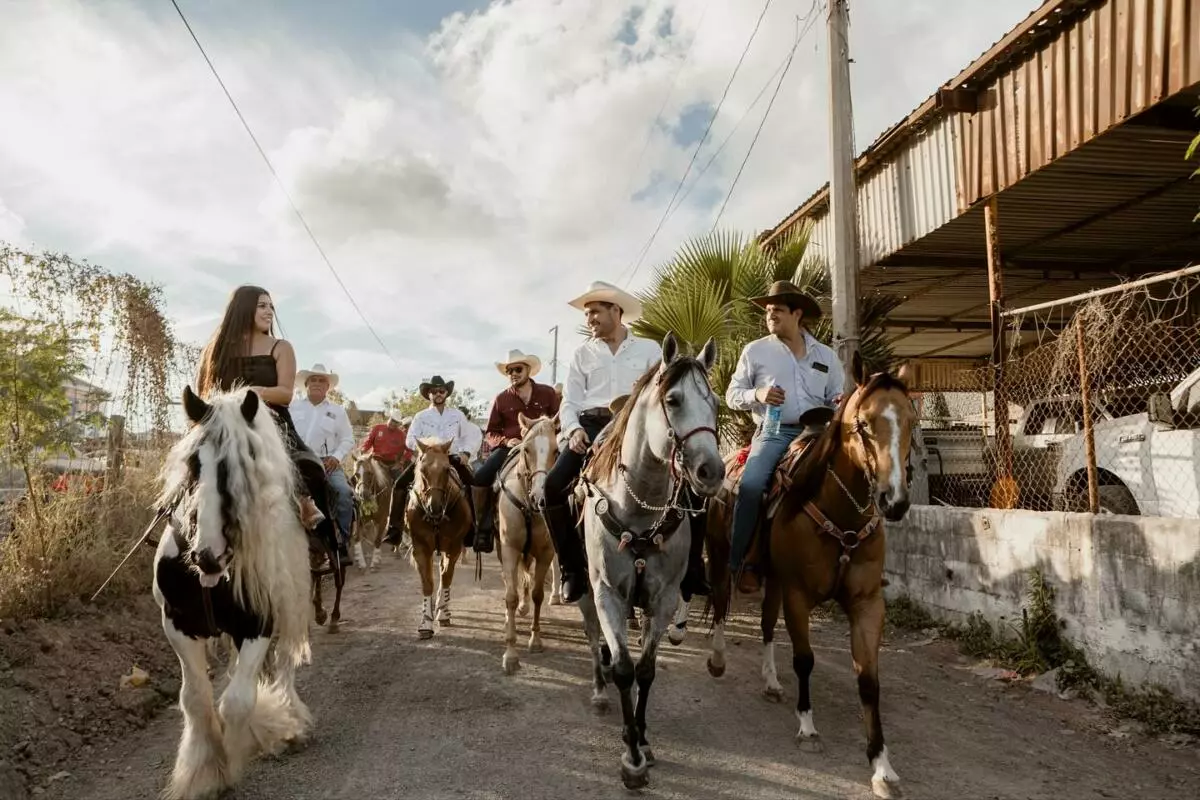 Alcalde Beto Granados encabeza cabalgata que reúne a familias y promueve las tradiciones de Matamoros
