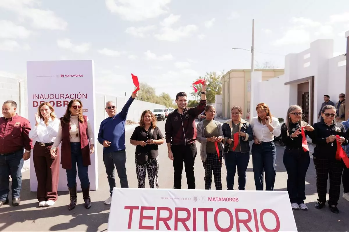 Gobierno municipal de Matamoros entrega pavimentación de la calle Diamante en la colonia La Joya