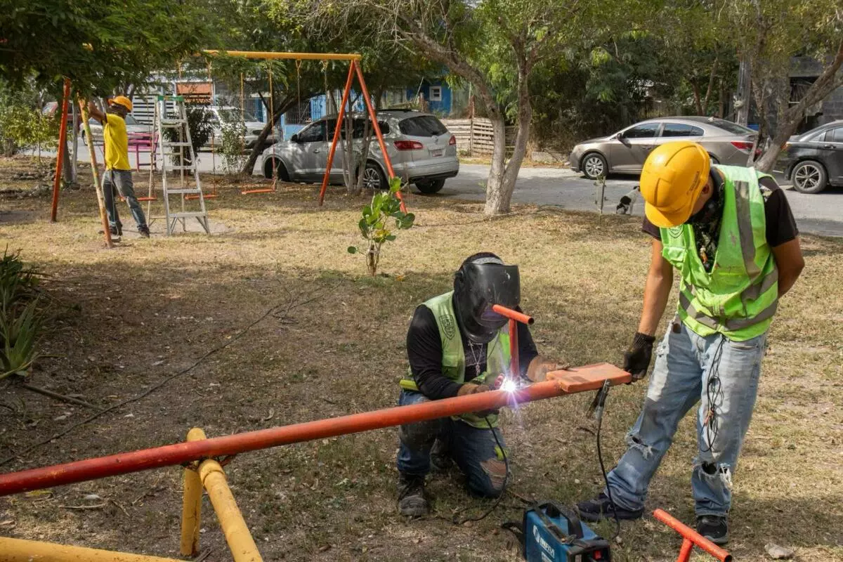 Gobierno Municipal de Matamoros continúa trabajos de mantenimiento en la colonia Revolución Verde