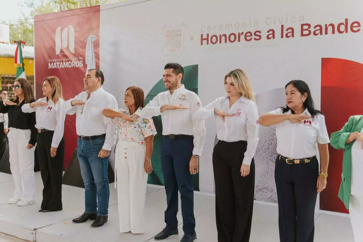 El alcalde Beto Granados encabeza honores a la Bandera en el jardín de Niños Estefanía Castañeda