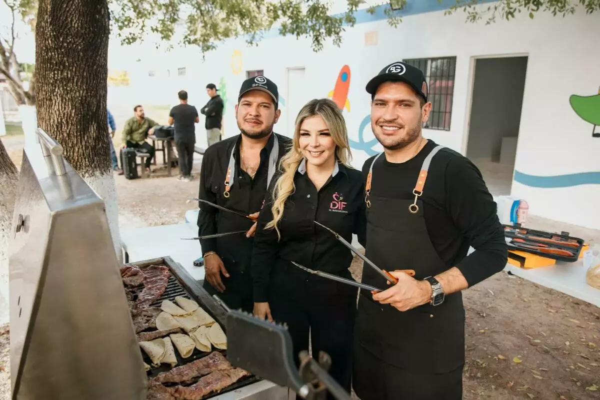 Alcalde Beto Granados comparte celebración de Acción de Gracias con niñas y niños del Casa Hogar