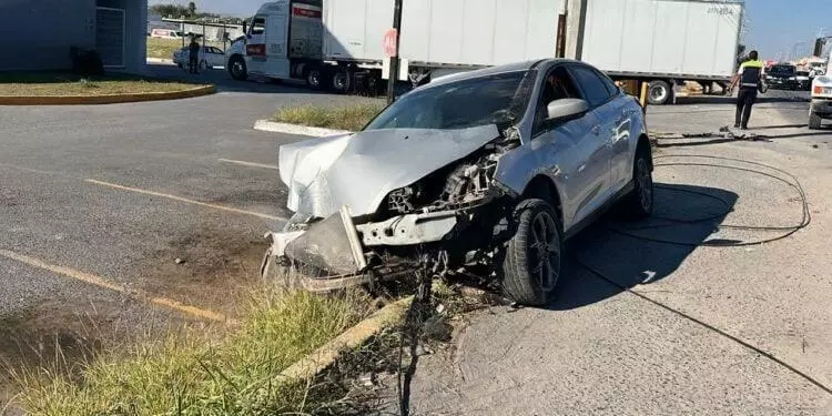 Camioneta causa fuerte choque múltiple en Reynosa, Tamaulipas