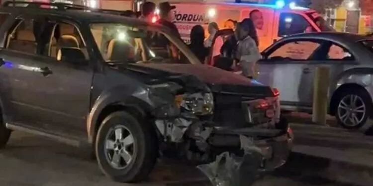 Fuerte choque entre camionetas deja varios heridos durante celebración de Halloween en Matamoros, Tamaulipas