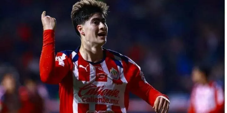 Hormiga González, a un gol de entrar a la historia de las Chivas