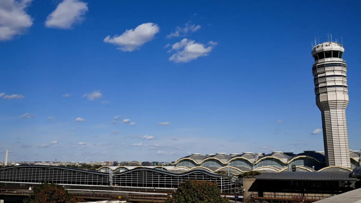 Aeropuerto Ronald Reagan Suspende Operaciones: Esto se Sabe Sobre la Amenaza de Bomba