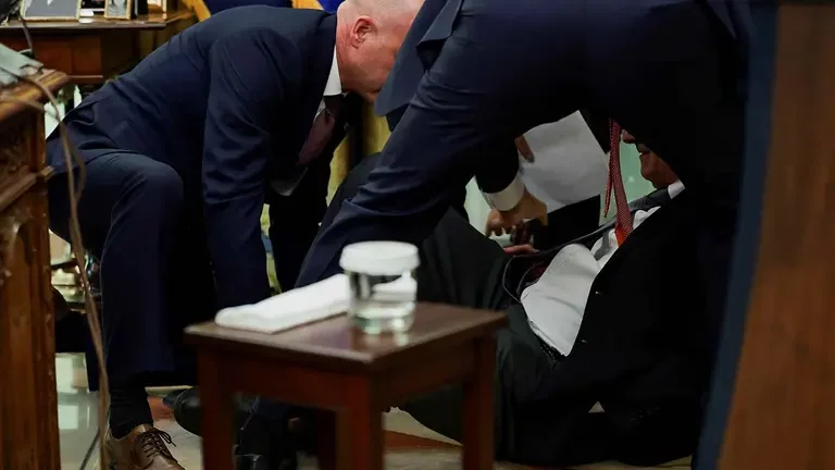 Video del Momento en que Ejecutivo se Desmaya en Conferencia de Trump contra la Obesidad