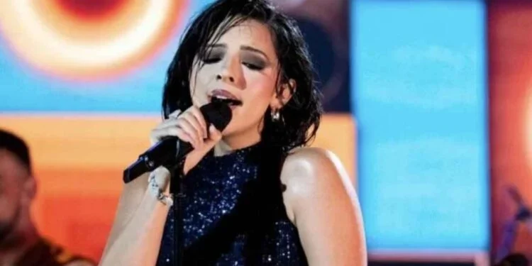 Angela Aguilar comparte conversación con su madre sobre su actuación para la celebración latina de los Grammy